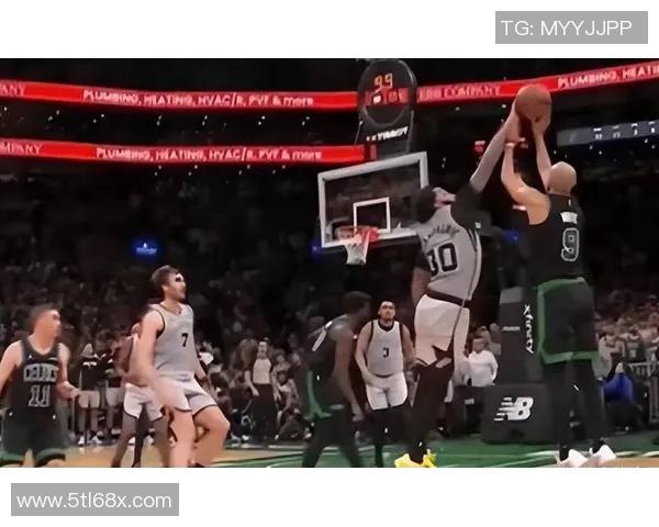 雷霆与火箭激战再续NBA赛场精彩对决引发球迷热议